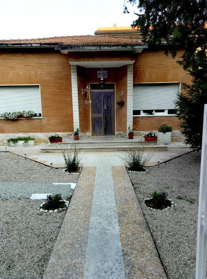 B&B Nonna Lilla Монтесильвано Экстерьер фото